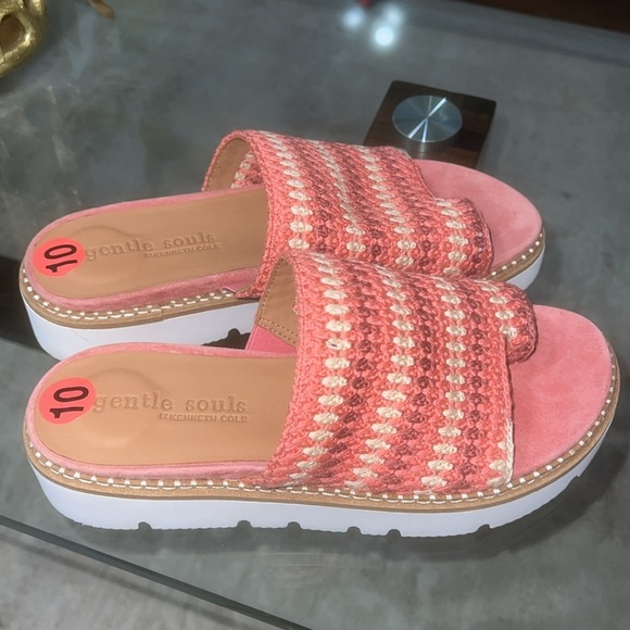 gentle Souls Lavern Platform Slide Sandal - Picture 9 of 13